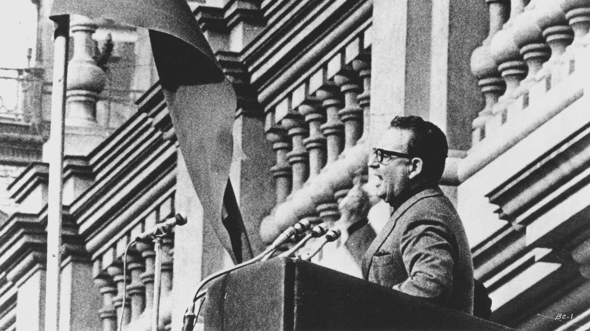 The Battle of Chile: Part 1 (1975)